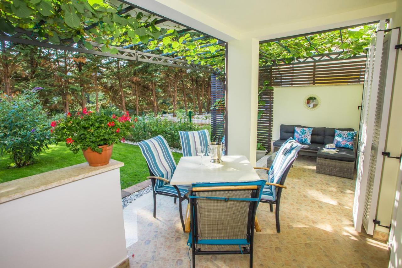 פורץ Apartment Bela מראה חיצוני תמונה